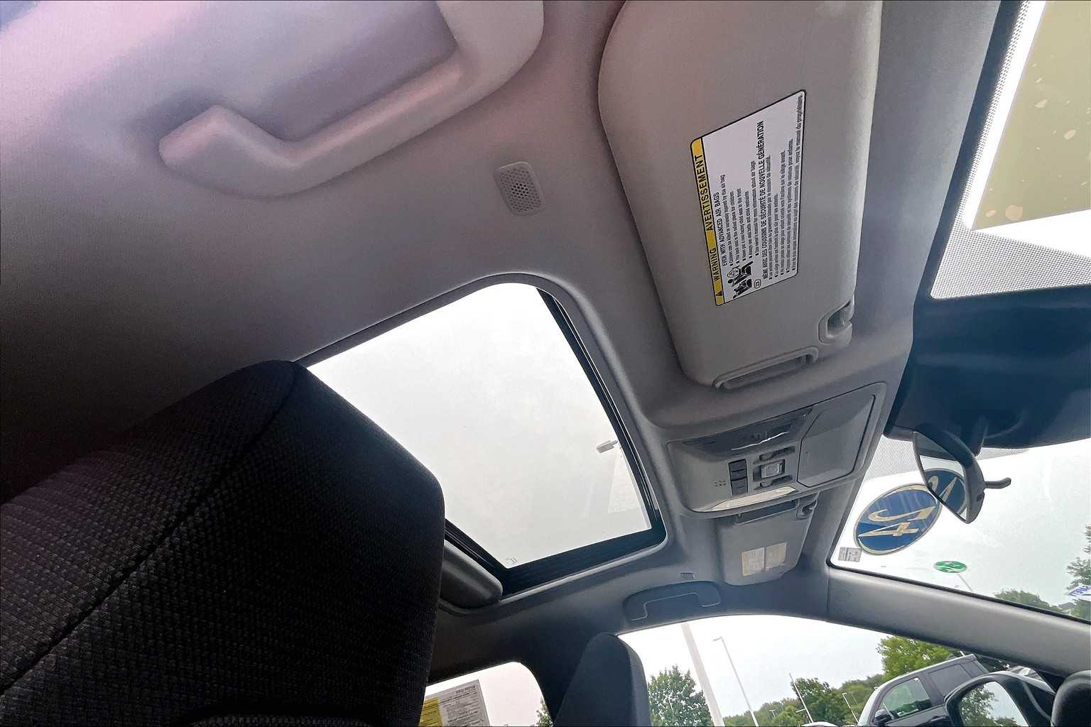 2024 Toyota RAV4 Hybrid XLE - Photo 22