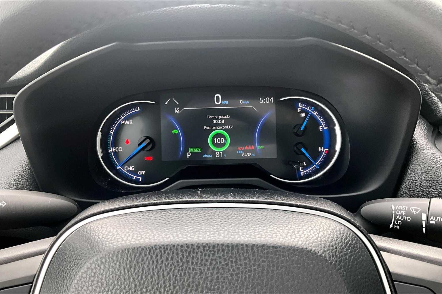 2024 Toyota RAV4 Hybrid XLE - Photo 25