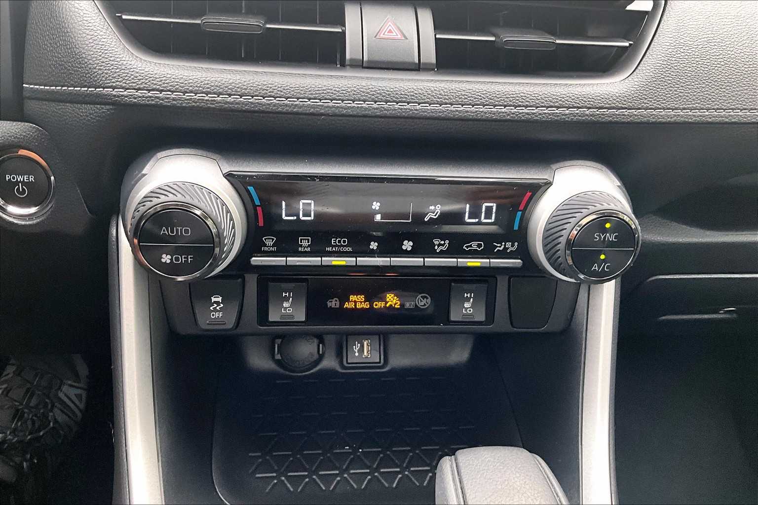 2024 Toyota RAV4 Hybrid XLE - Photo 26