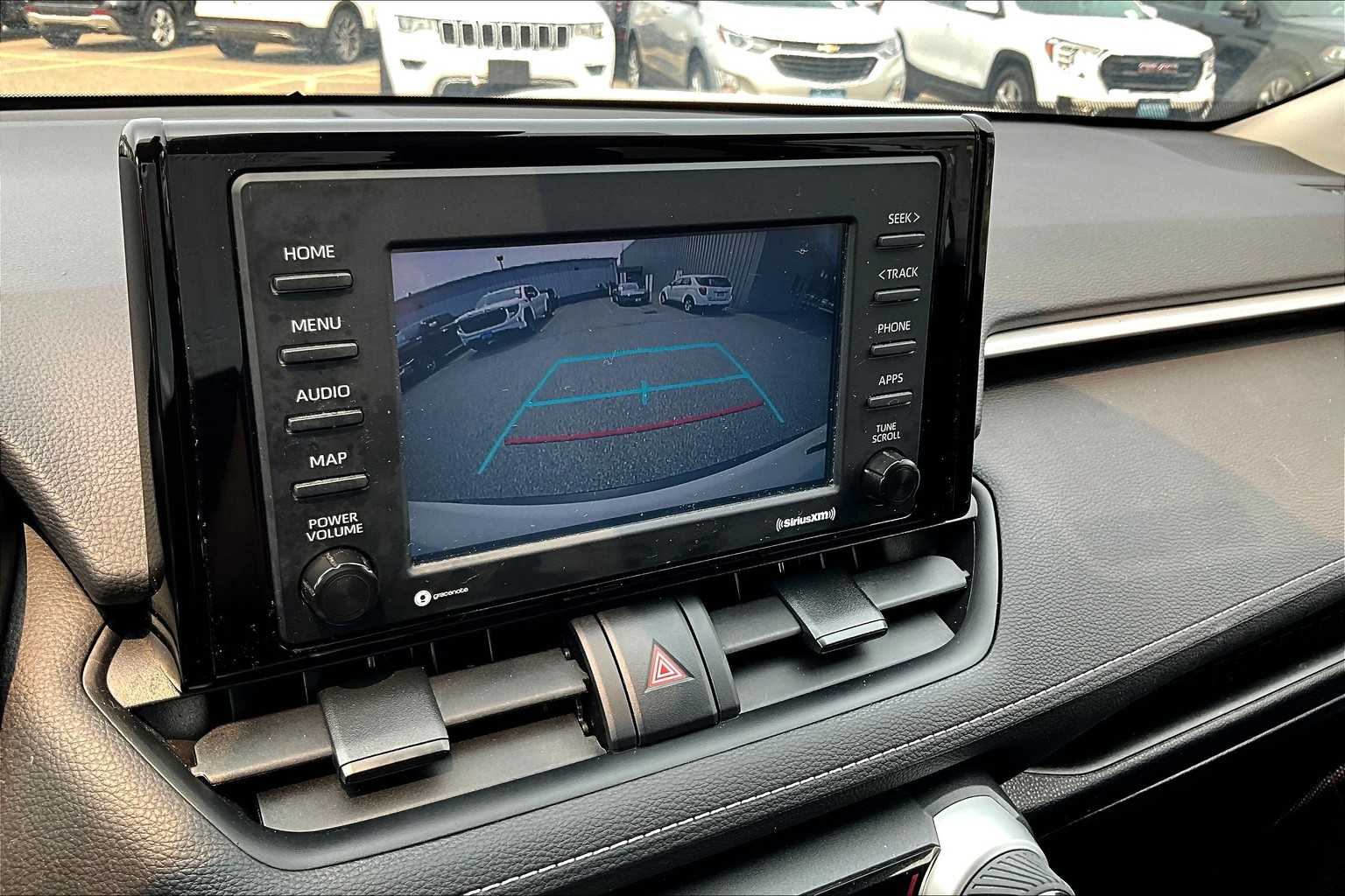 2022 Toyota RAV4 XLE - Photo 19