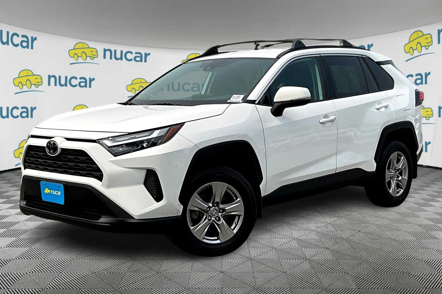 2022 Toyota RAV4 XLE - Photo 3