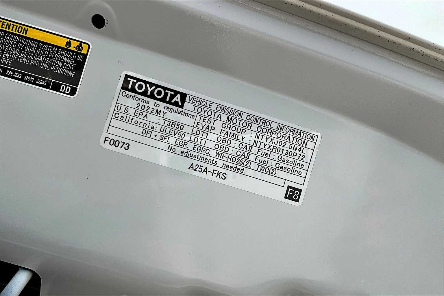 2022 Toyota RAV4 XLE - Photo 34
