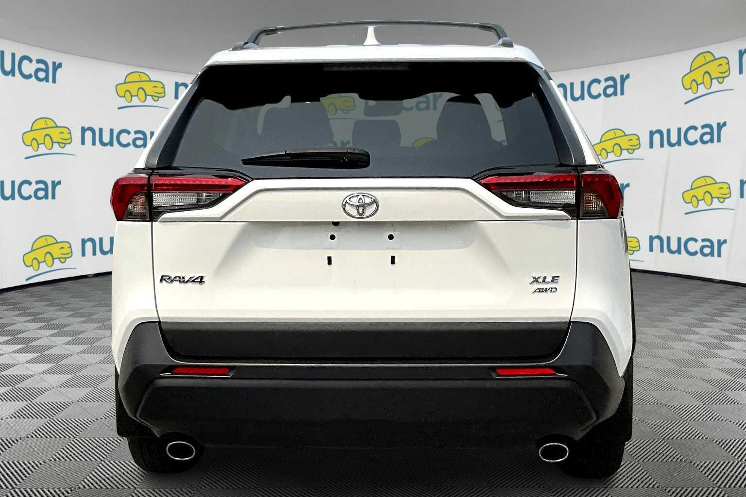 2022 Toyota RAV4 XLE - Photo 5