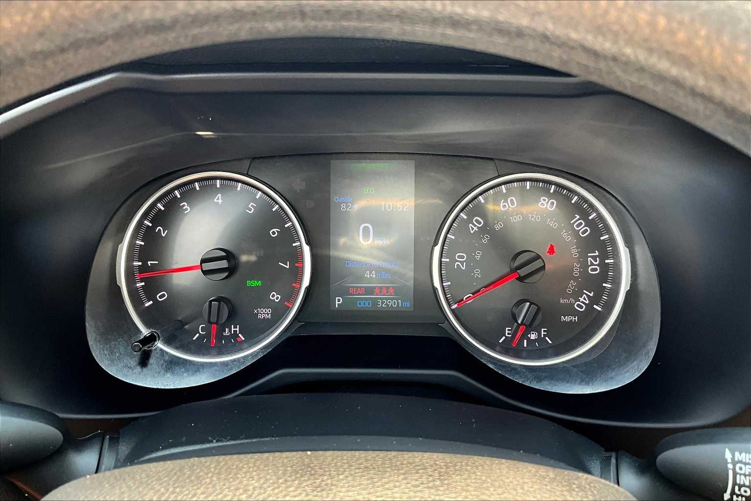 2022 Toyota RAV4 XLE - Photo 25