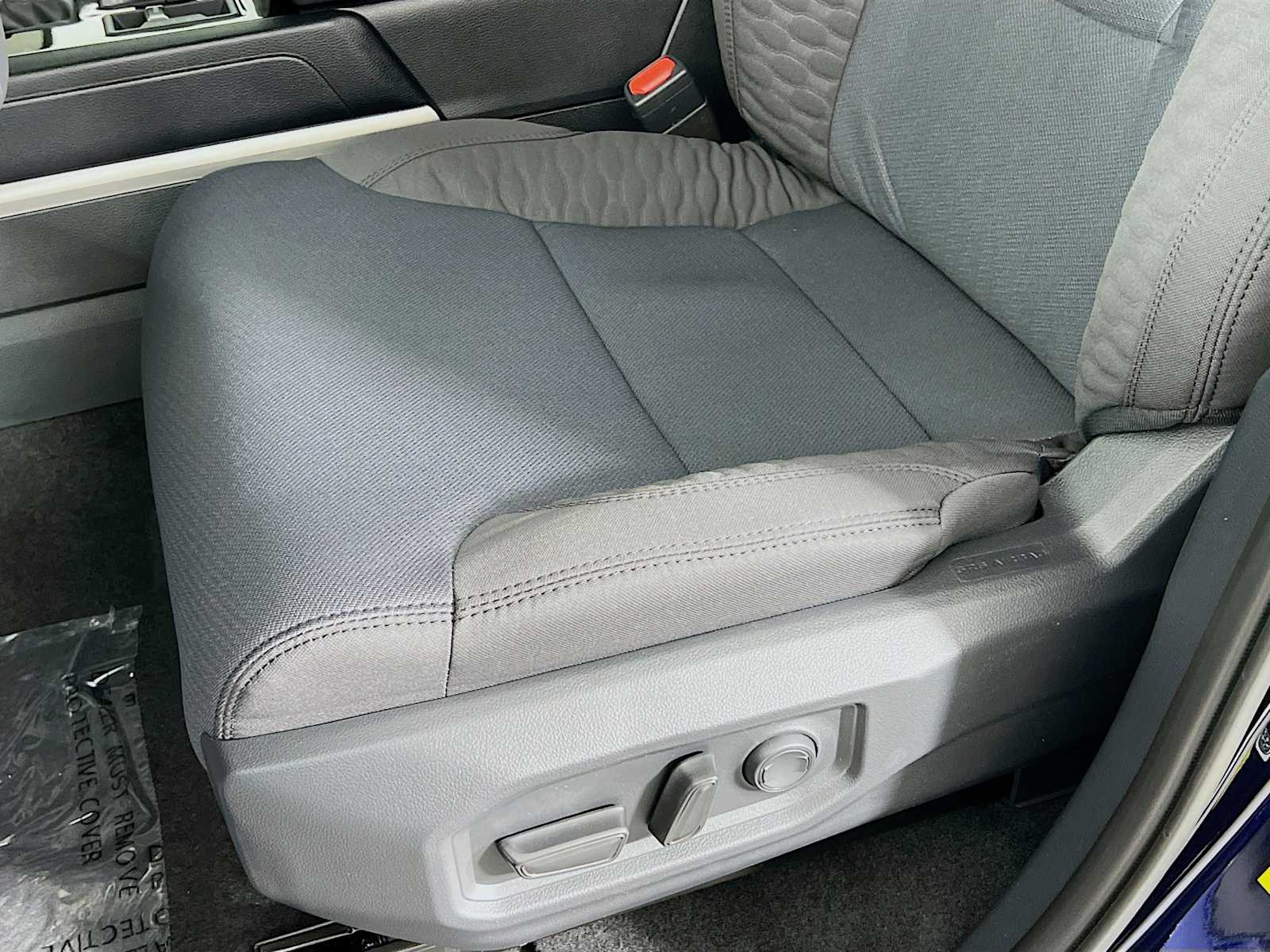 2025 Toyota Tundra SR5 - Photo 17