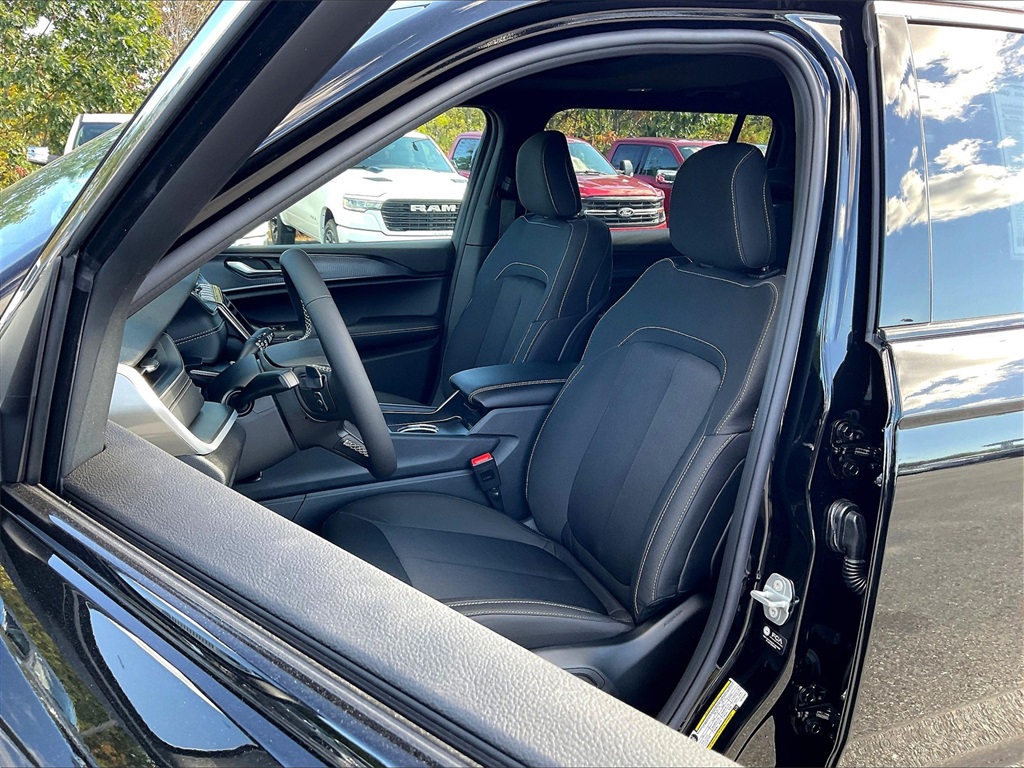 2025 Jeep Grand Cherokee L Laredo - Photo 11