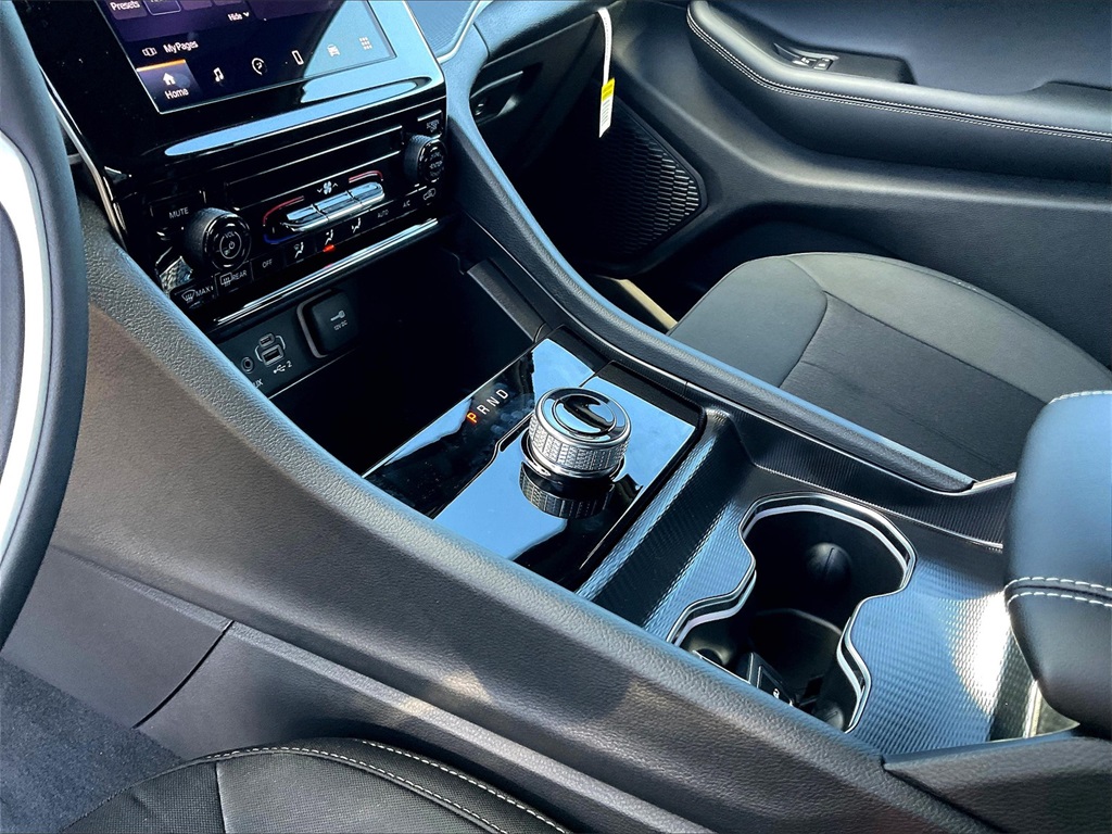 2025 Jeep Grand Cherokee L Laredo - Photo 14