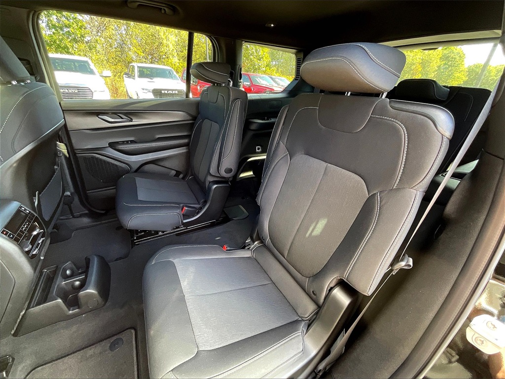 2025 Jeep Grand Cherokee L Laredo - Photo 15
