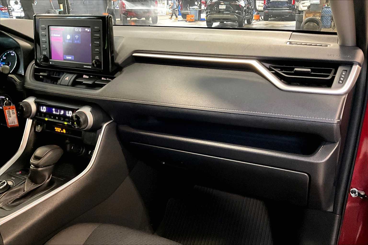 2021 Toyota RAV4 Hybrid LE - Photo 13