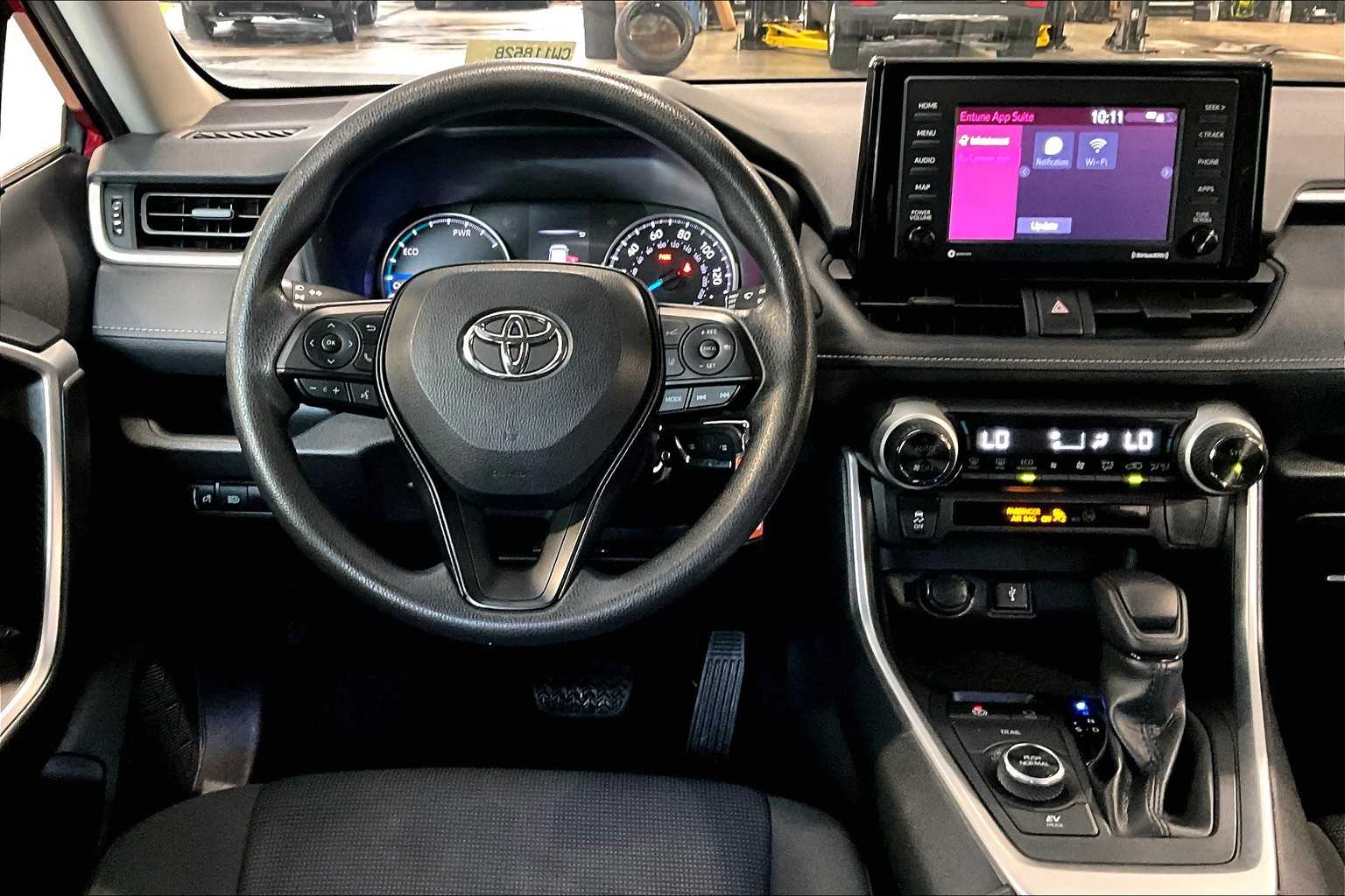 2021 Toyota RAV4 Hybrid LE - Photo 18