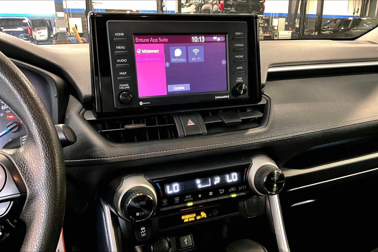 2021 Toyota RAV4 Hybrid LE - Photo 19