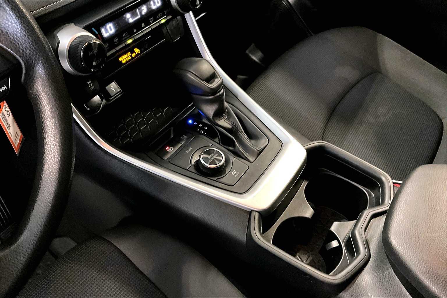 2021 Toyota RAV4 Hybrid LE - Photo 21
