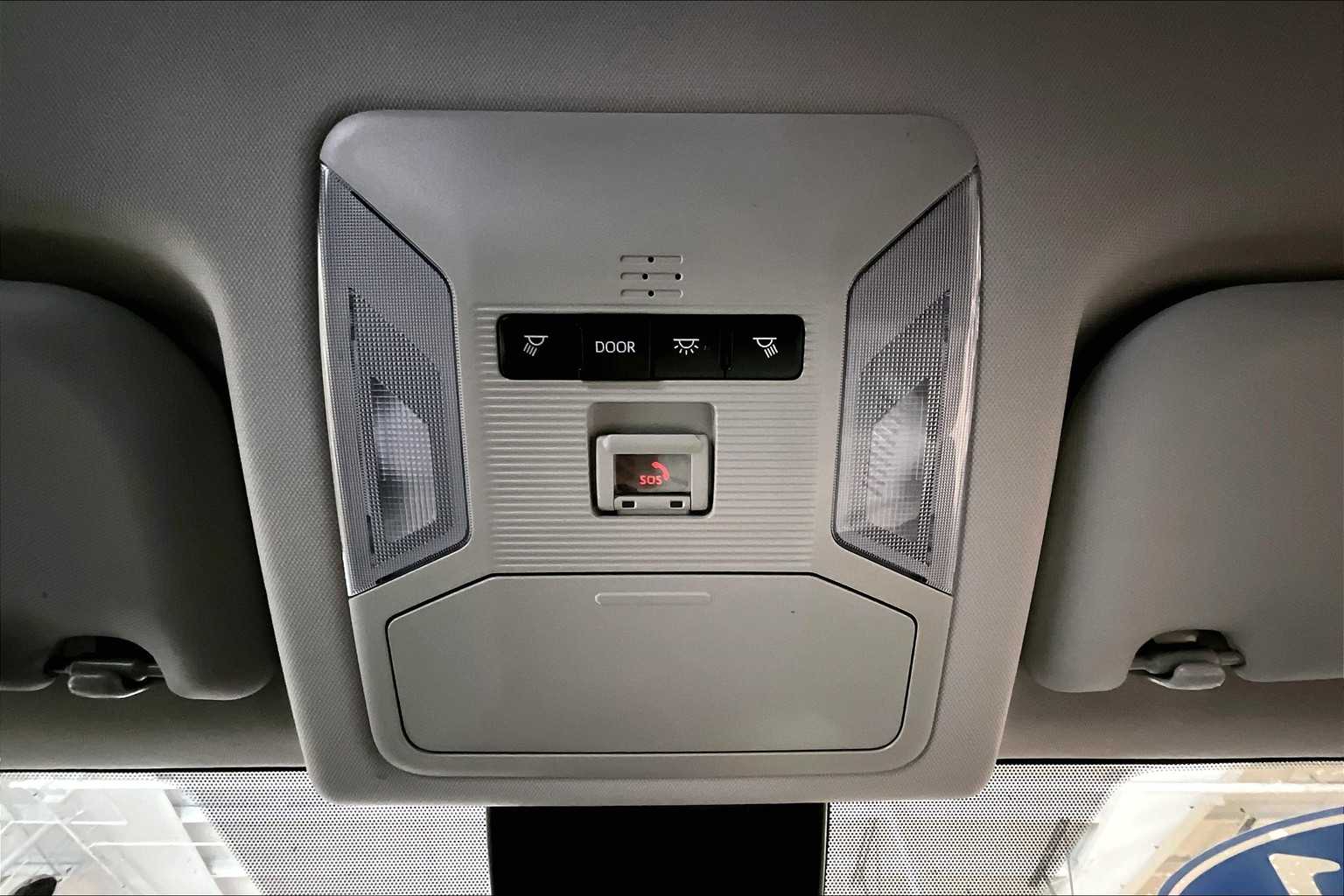 2021 Toyota RAV4 Hybrid LE - Photo 23