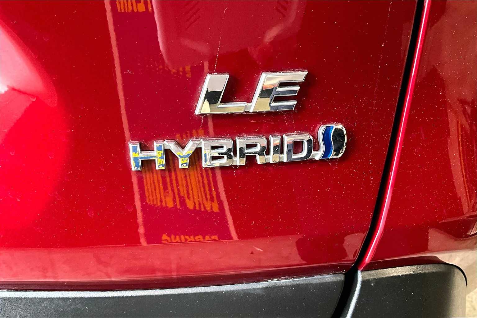 2021 Toyota RAV4 Hybrid LE - Photo 30