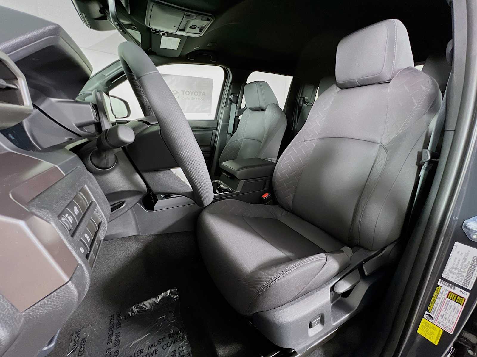 2025 Toyota Tacoma SR5 - Photo 12