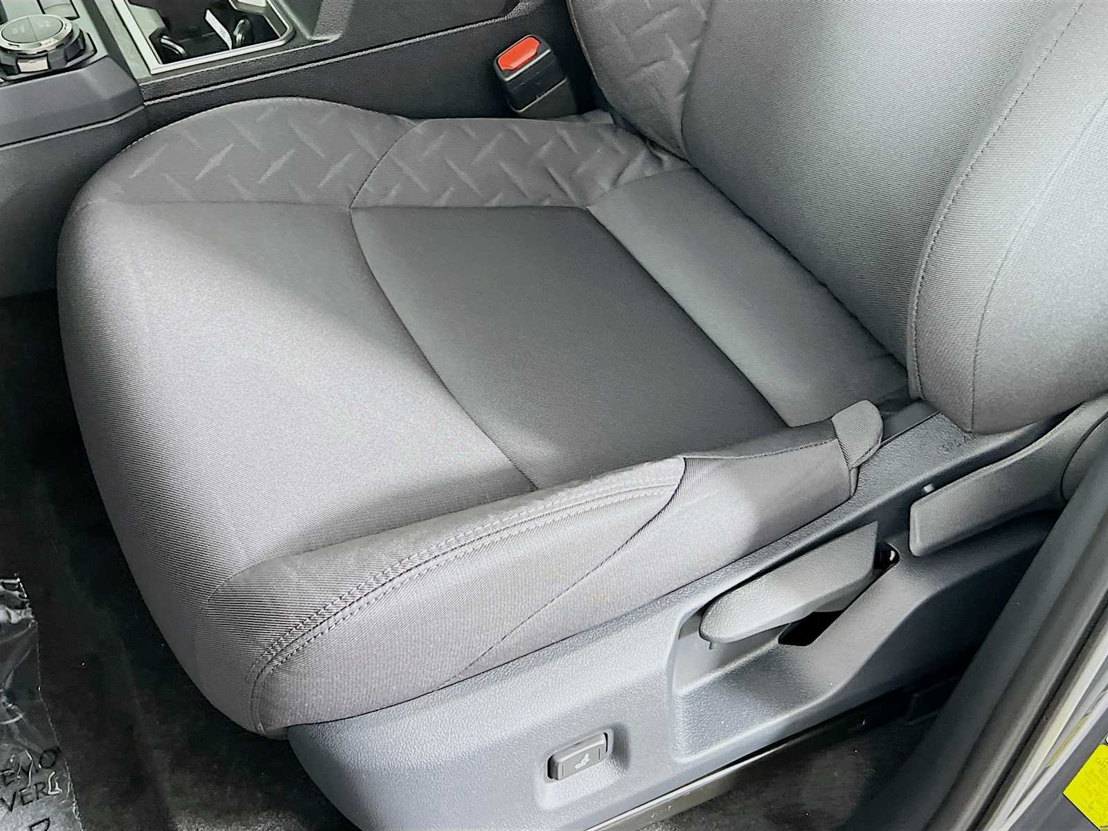 2025 Toyota Tacoma SR5 - Photo 16