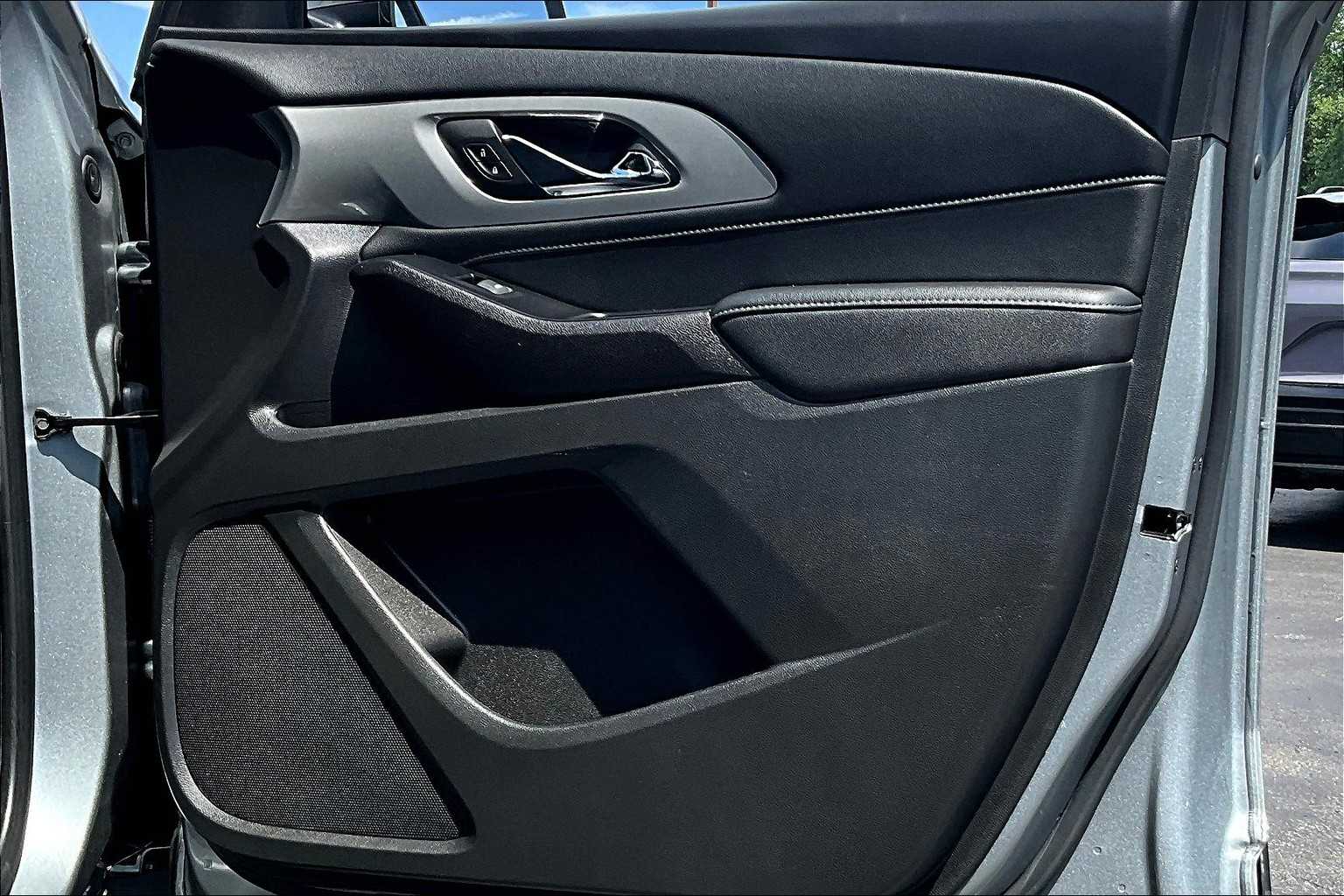 2023 Chevrolet Traverse LT Cloth - Photo 12