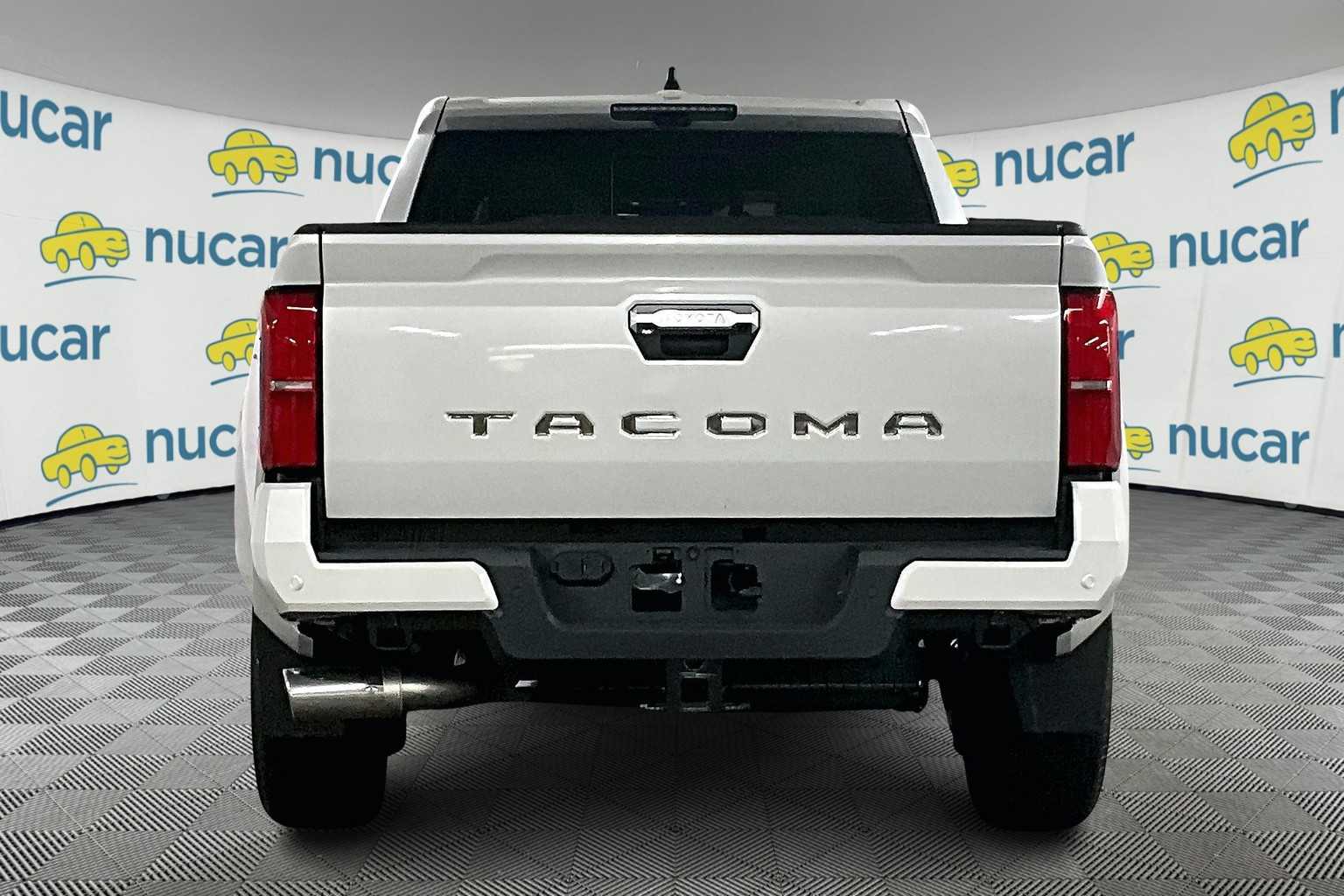 2025 Toyota Tacoma Limited - Photo 6