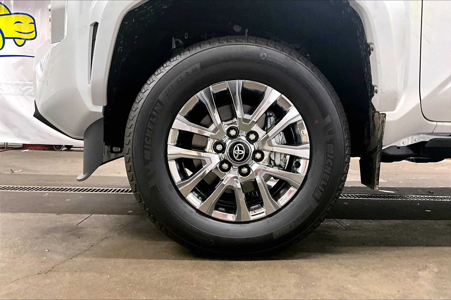 2025 Toyota Tacoma Limited - Photo 8