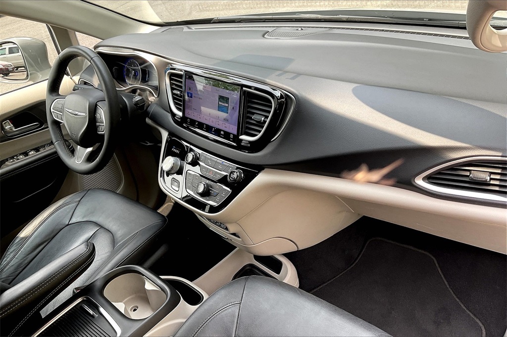 2022 Chrysler Pacifica Touring L - Photo 14