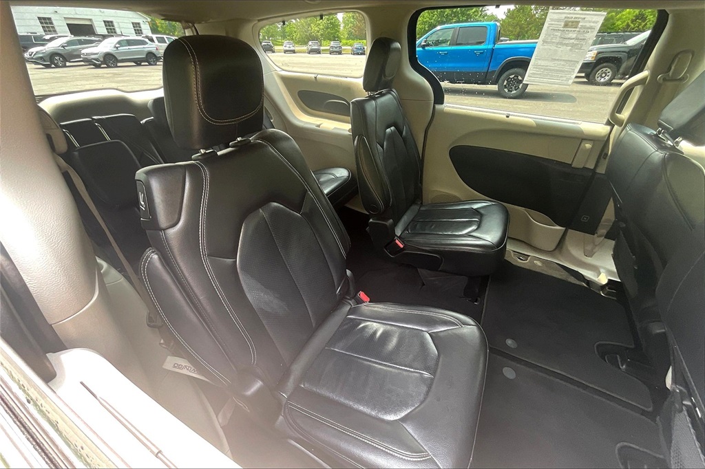 2022 Chrysler Pacifica Touring L - Photo 20
