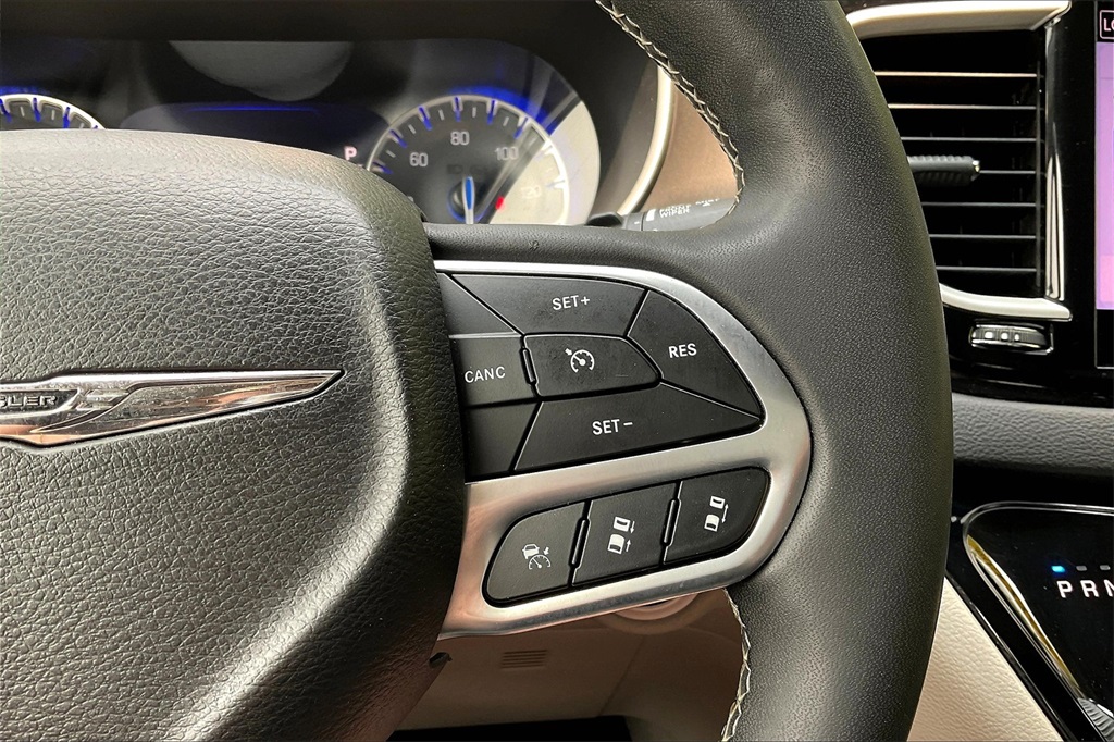 2022 Chrysler Pacifica Touring L - Photo 25