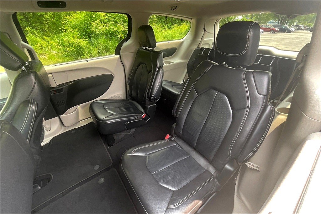 2022 Chrysler Pacifica Touring L - Photo 26