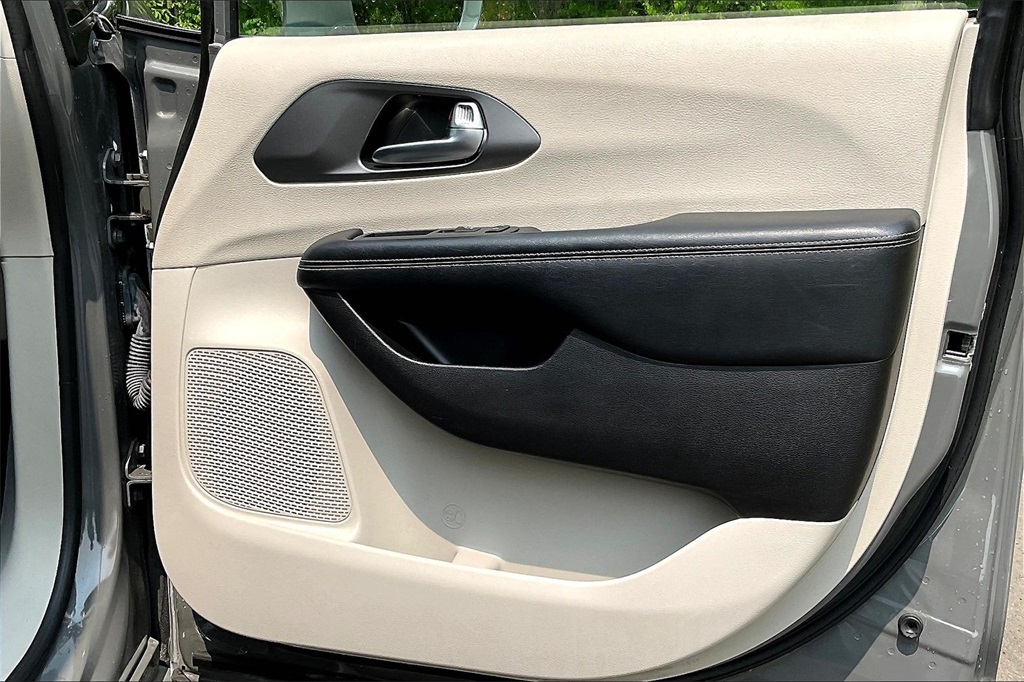 2022 Chrysler Pacifica Touring L - Photo 27
