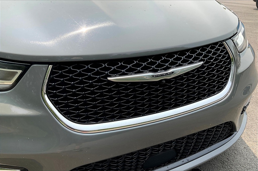 2022 Chrysler Pacifica Touring L - Photo 30