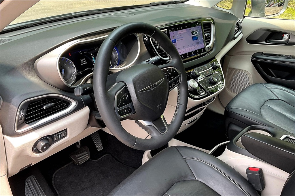 2022 Chrysler Pacifica Touring L - Photo 8