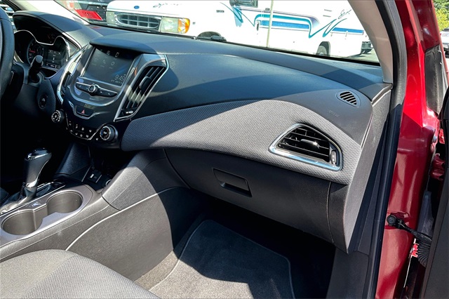2018 Chevrolet Cruze LT - Photo 17