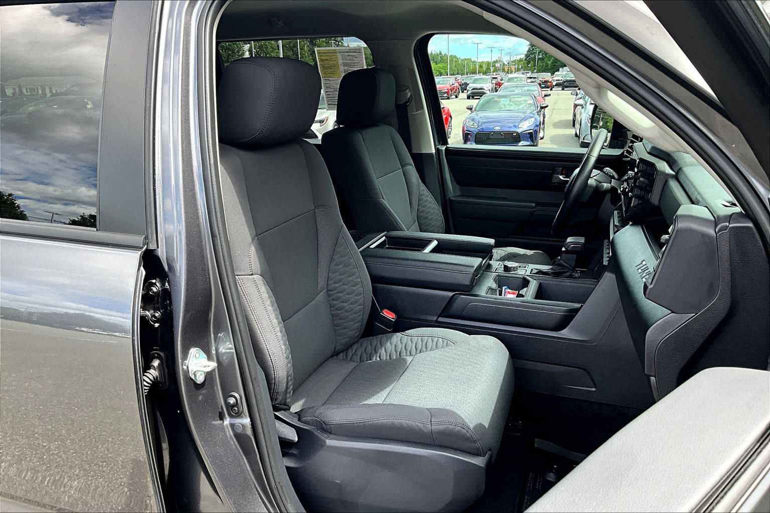 2024 Toyota Tundra SR5 - Photo 11