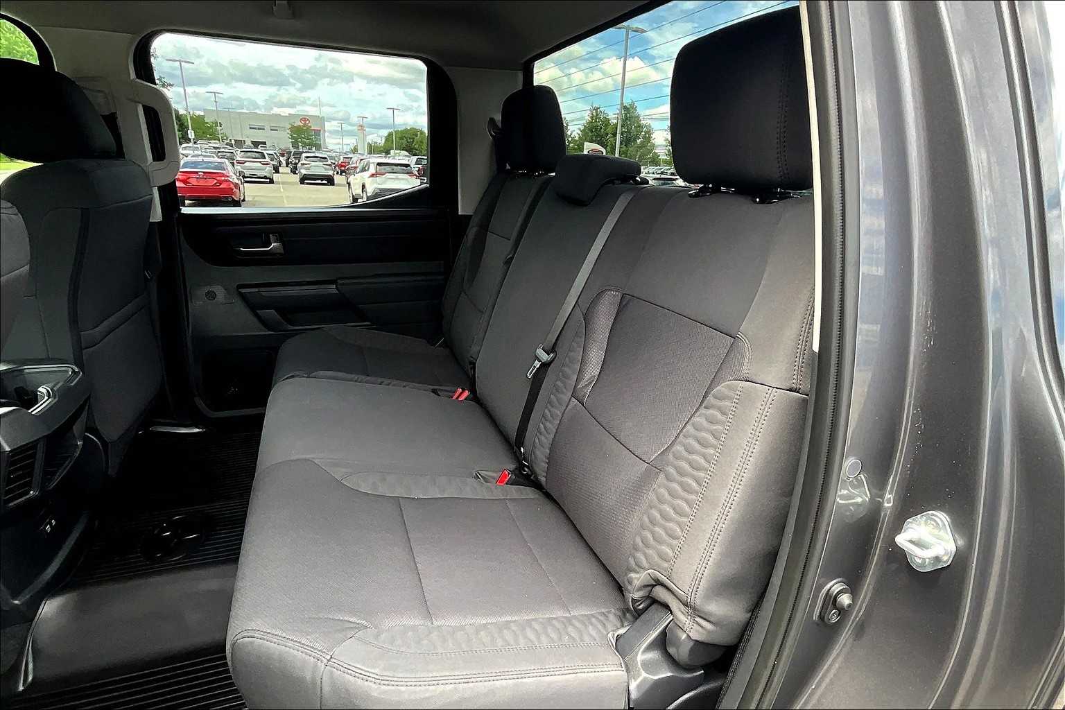 2024 Toyota Tundra SR5 - Photo 15