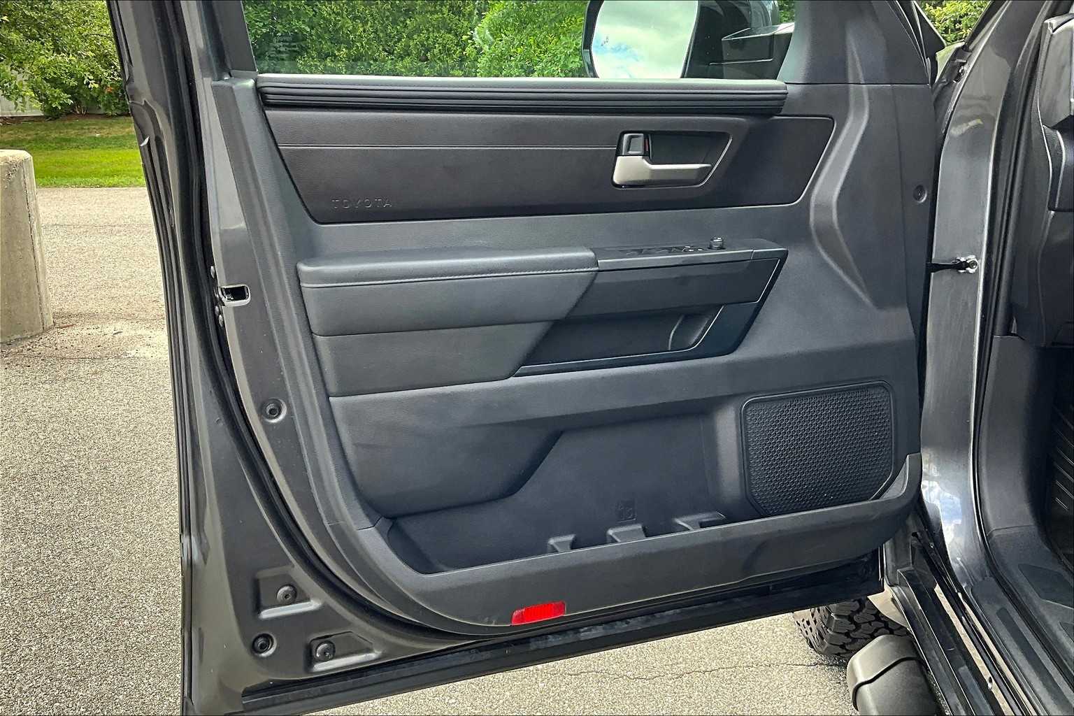 2024 Toyota Tundra SR5 - Photo 9
