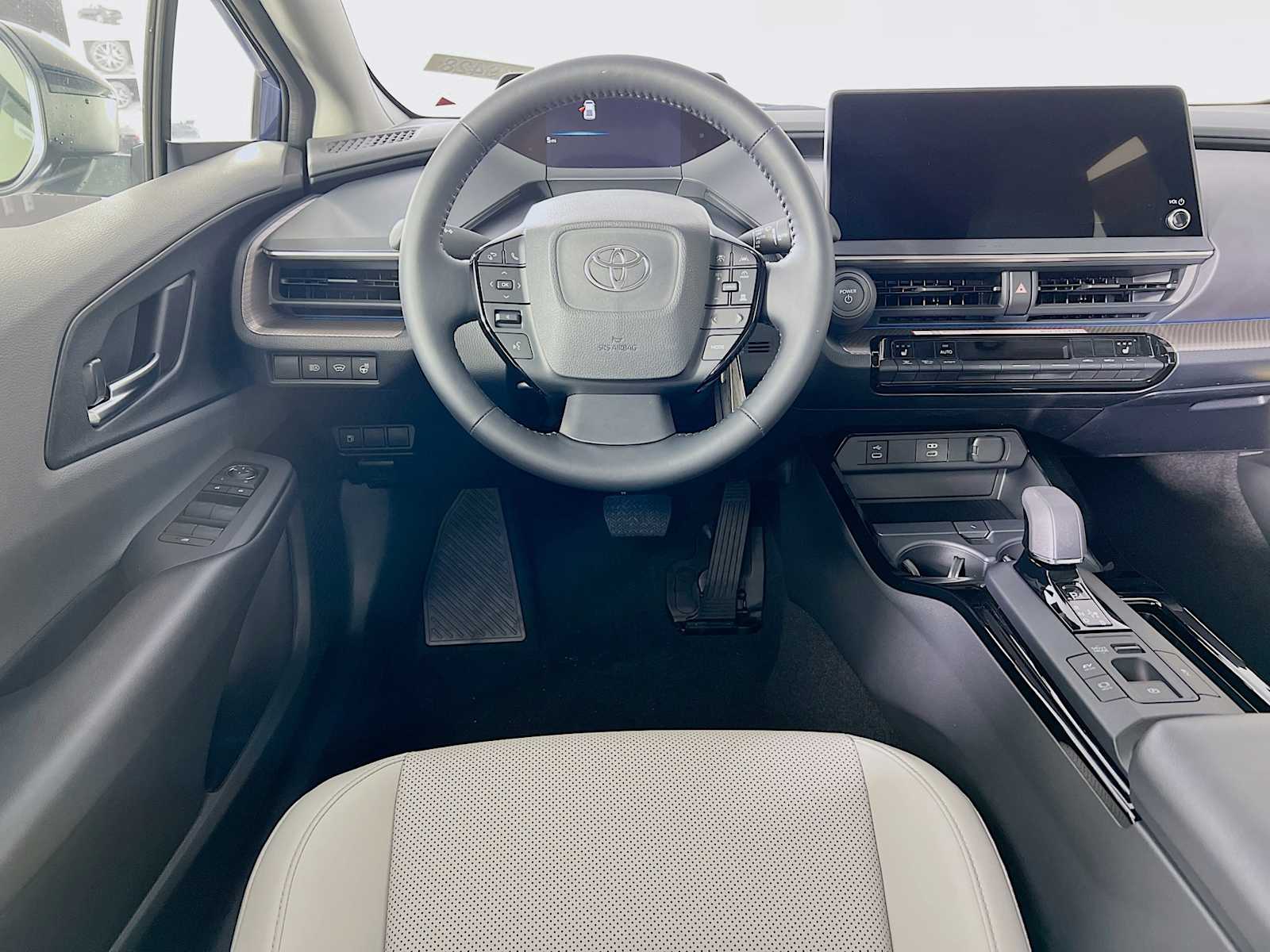 2025 Toyota Prius XLE - Photo 14