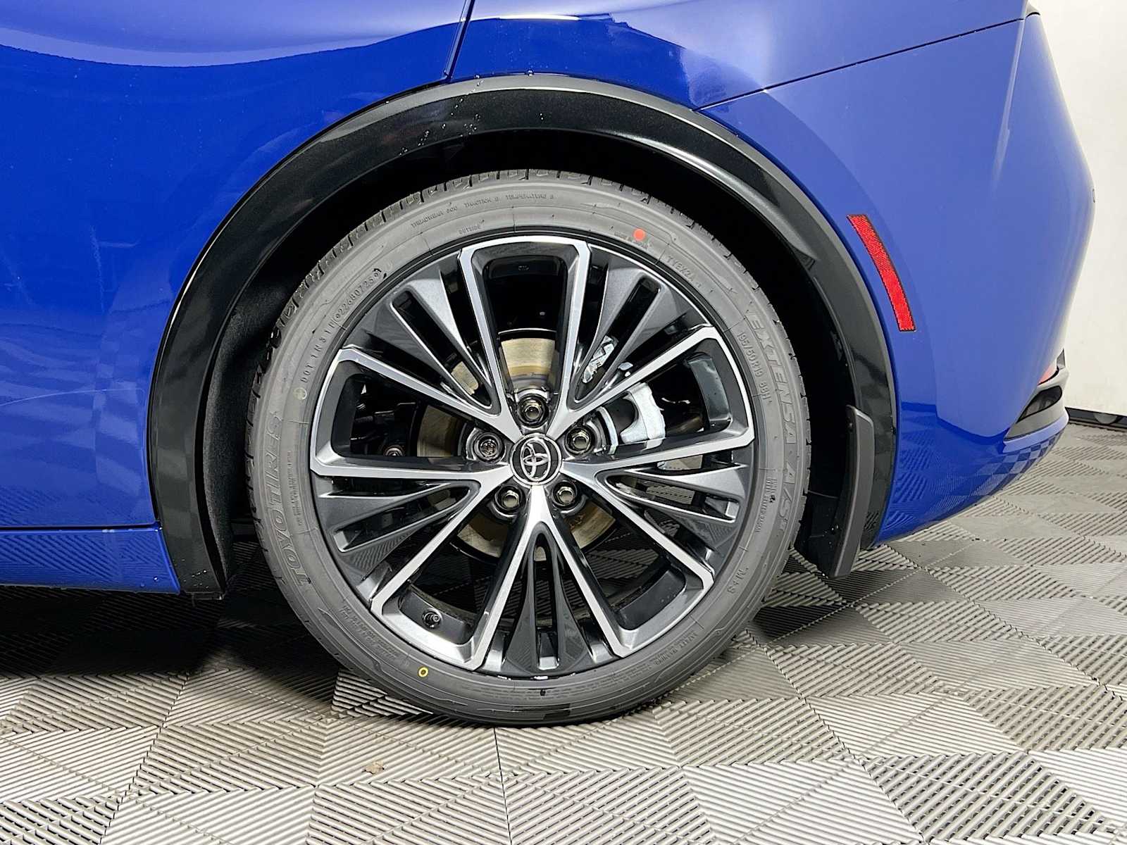 2025 Toyota Prius XLE - Photo 18