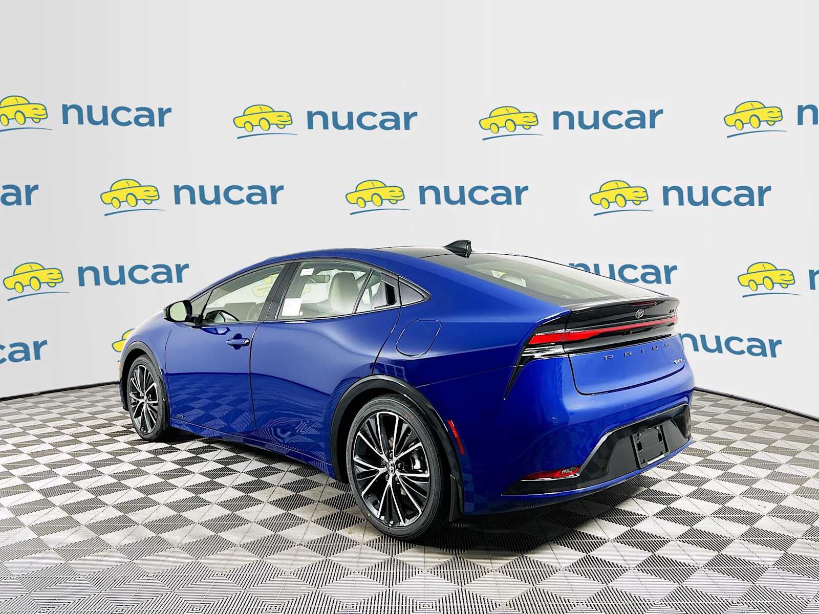 2025 Toyota Prius XLE - Photo 4