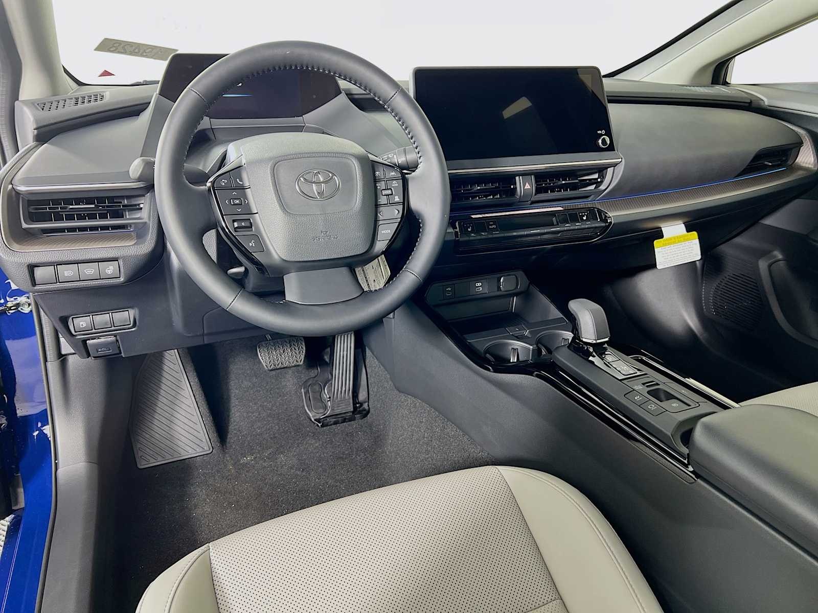 2025 Toyota Prius XLE - Photo 6