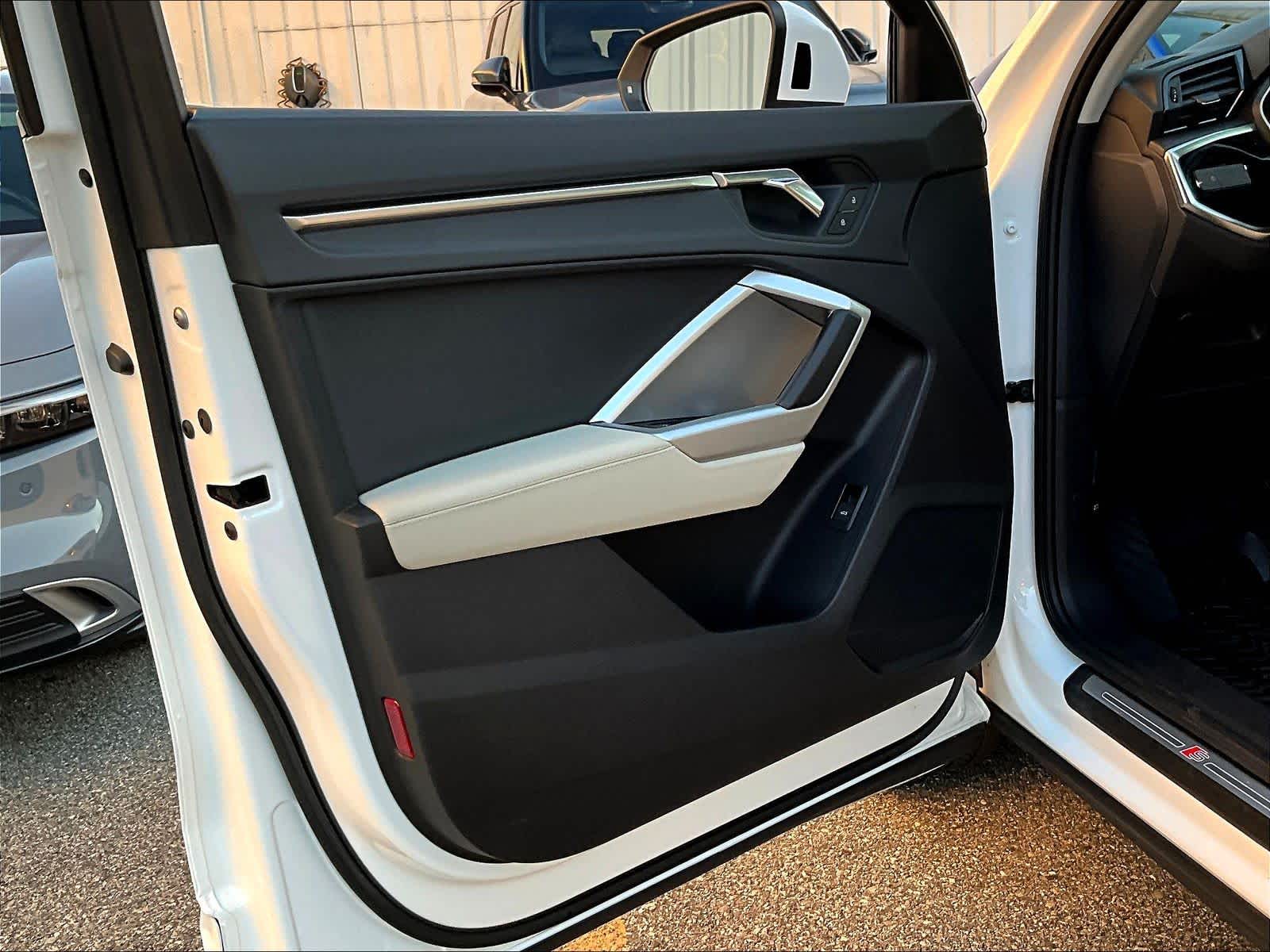 2020 Audi Q3 S line Premium - Photo 9