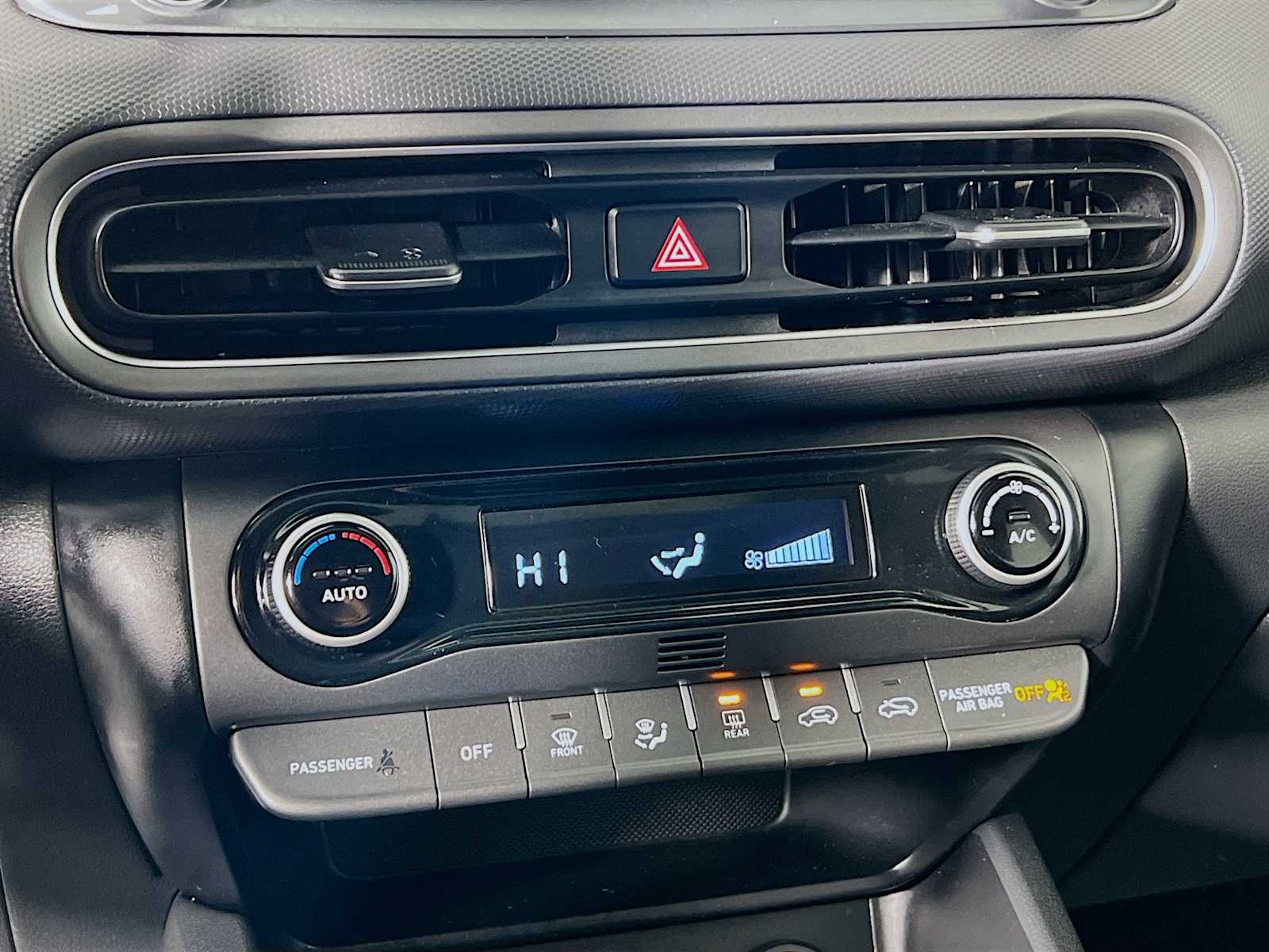 2022 Hyundai Kona SEL - Photo 15