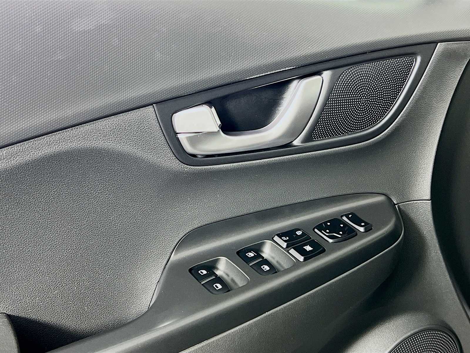 2022 Hyundai Kona SEL - Photo 17