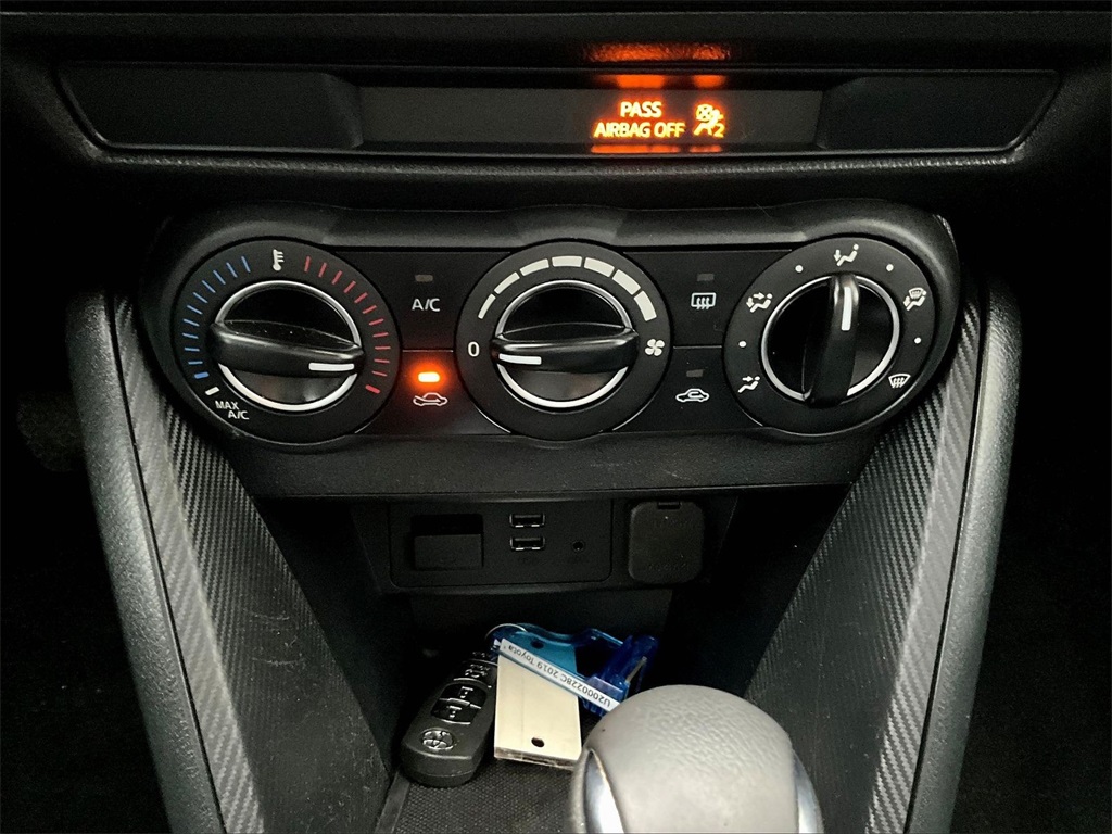 2019 Toyota Yaris L - Photo 26