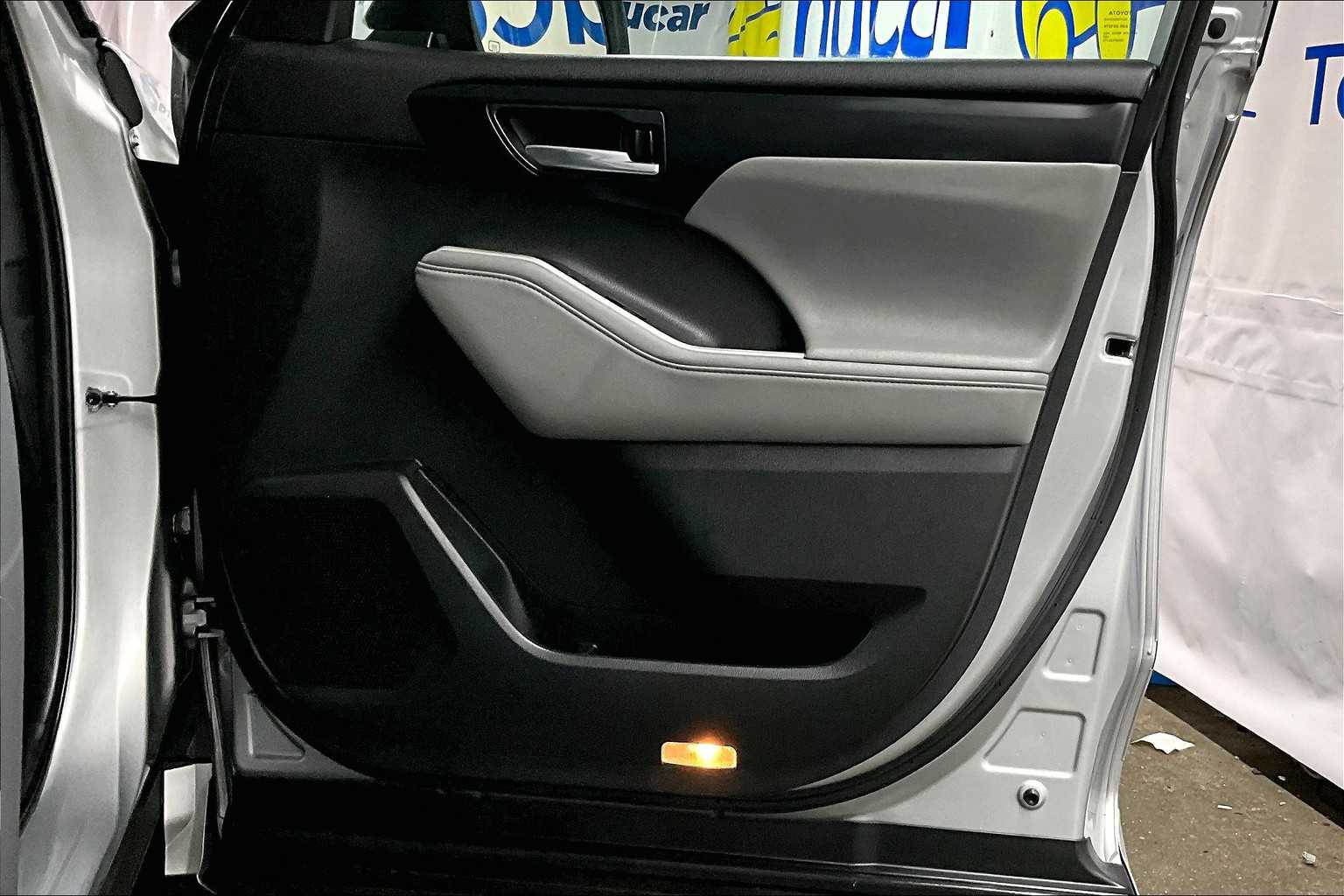 2024 Toyota Highlander XLE - Photo 12