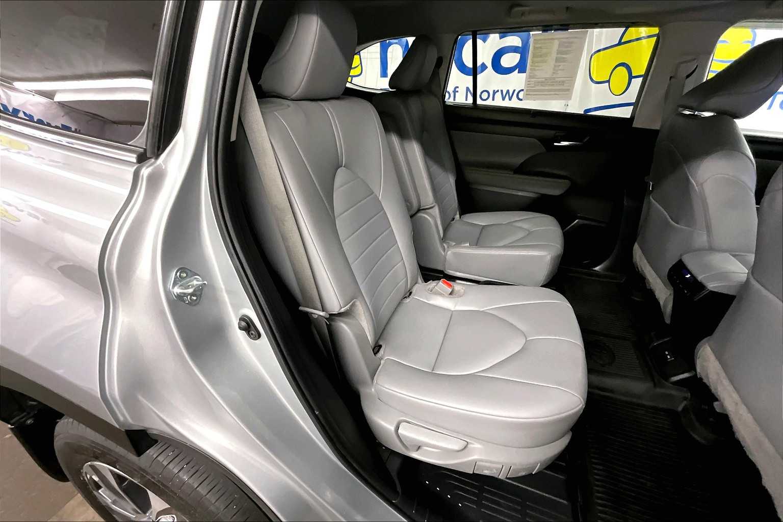 2024 Toyota Highlander XLE - Photo 16