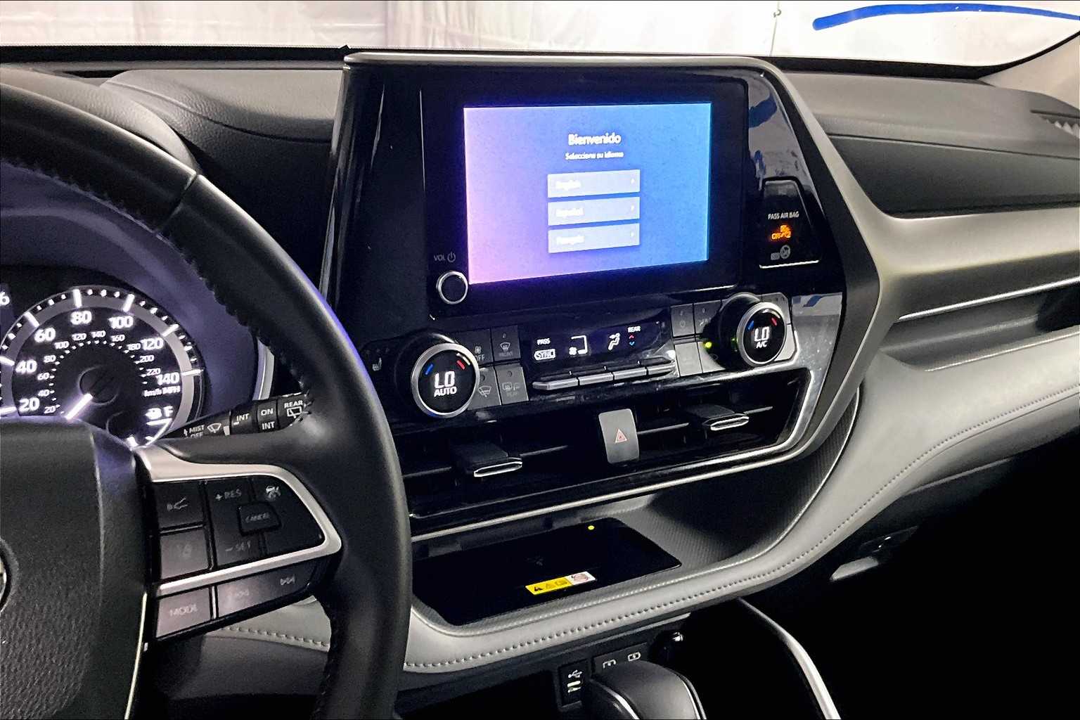 2024 Toyota Highlander XLE - Photo 19