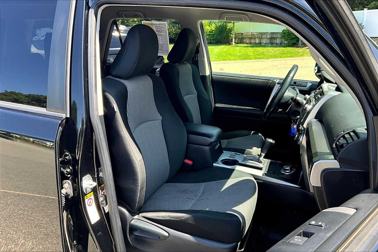2019 Toyota 4Runner SR5 - Photo 11