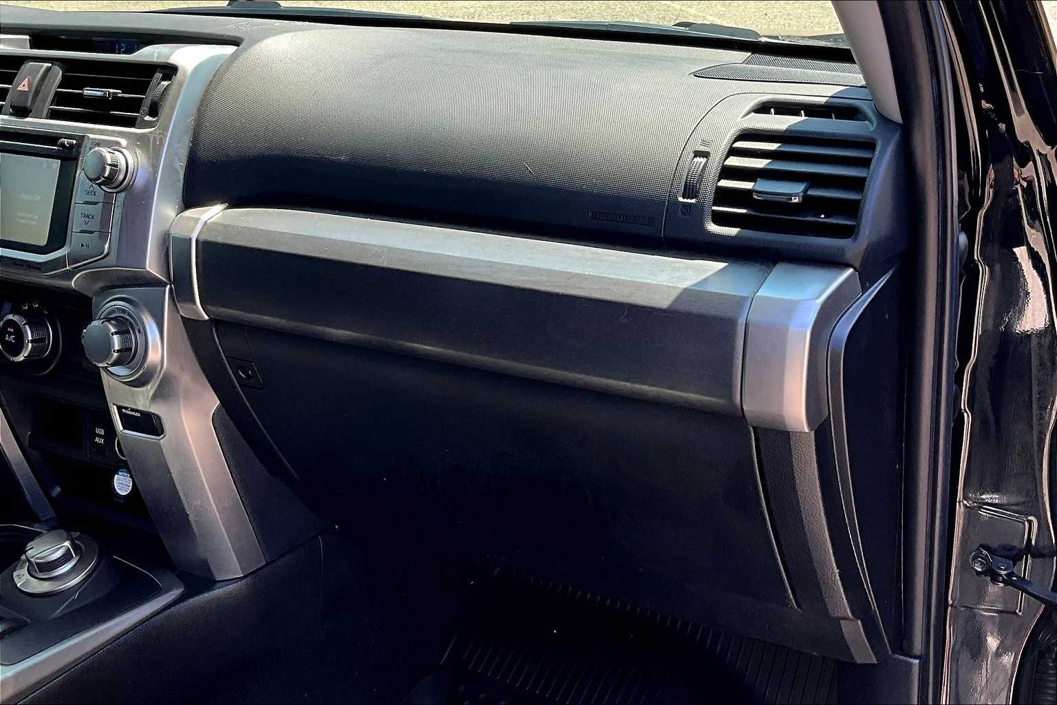 2019 Toyota 4Runner SR5 - Photo 13