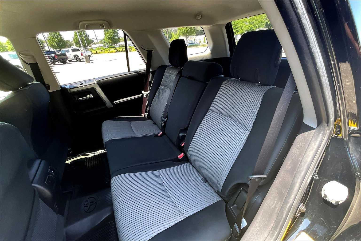 2019 Toyota 4Runner SR5 - Photo 15