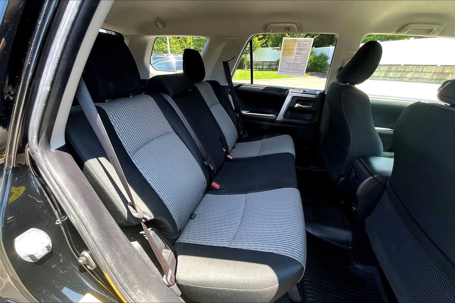 2019 Toyota 4Runner SR5 - Photo 16