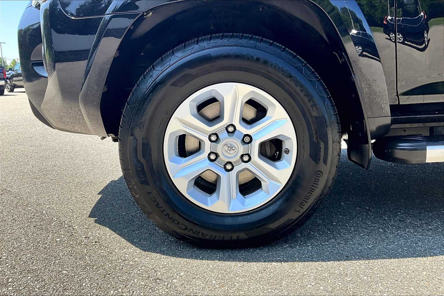 2019 Toyota 4Runner SR5 - Photo 7